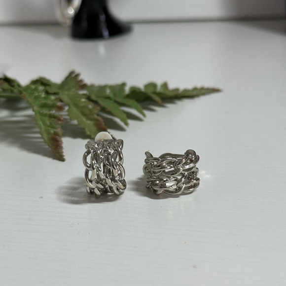 Chunky link Clip On Earrings - Picture 3 of 4